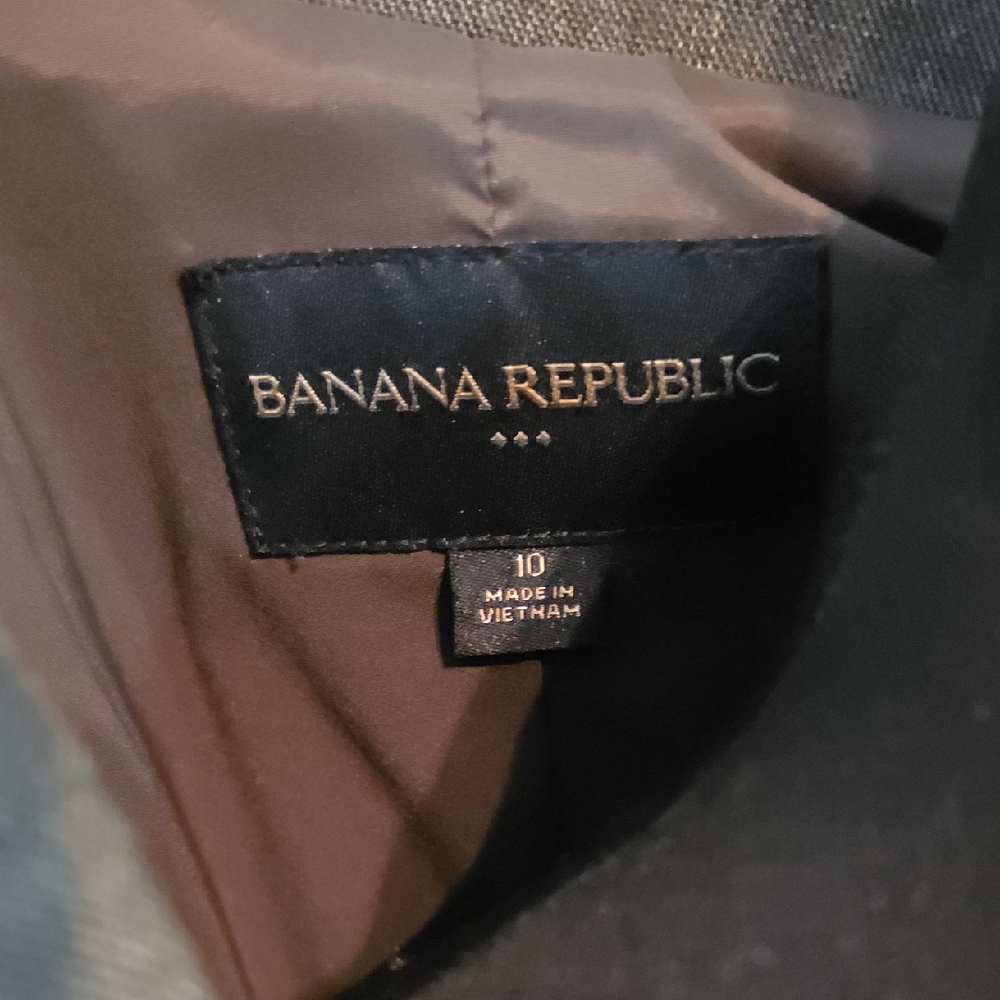 Banana Republic Gray blazer. - Picture 2 of 5